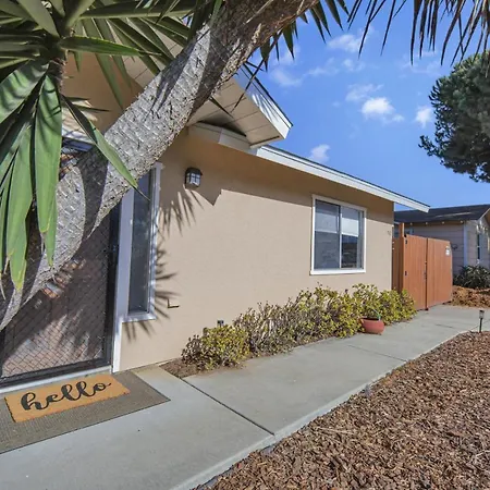 2 Blocks To Beach, Firepit, Sandbox, Bbq, Work Holiday home Carlsbad