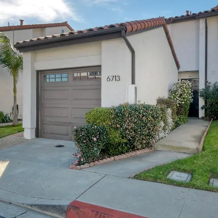 Luxury Coastal Escape | Sleeps 4 | Ocean Views + Amenities Carlsbad