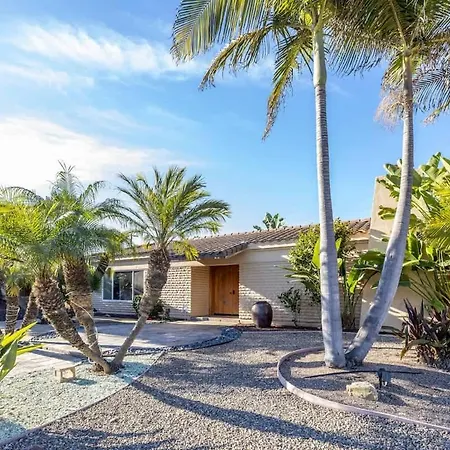 Zen - Large Pool Holiday home