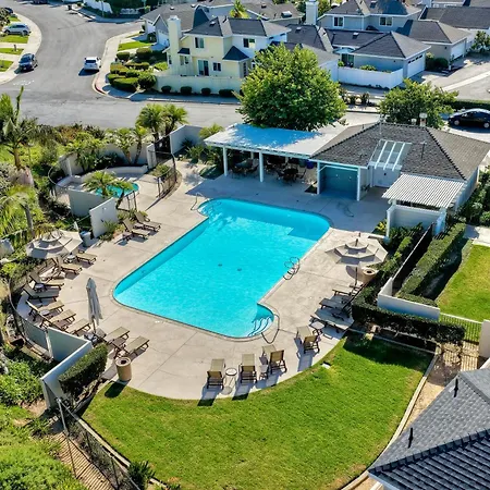 Holiday home Coastal — Private Patio + Gated Pool & In Minutes To The Beach!