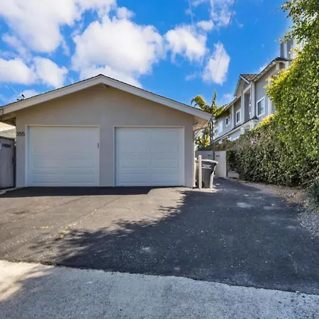 Comfortable 2br Walk To Holiday home Carlsbad