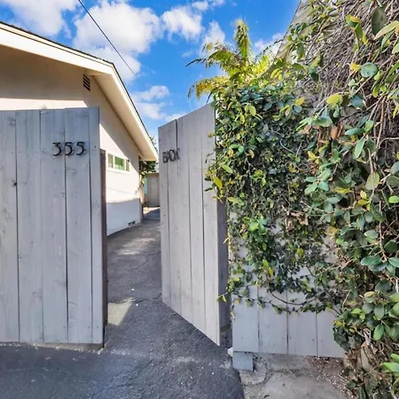 Holiday home Comfortable 2br Walk To Carlsbad