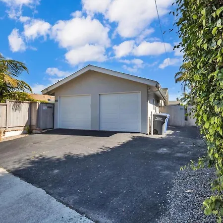 Comfortable 2br Walk To *