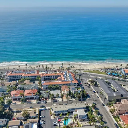 Holiday home Coastal Steps From The | Walk To Village, Dog-friendly Carlsbad