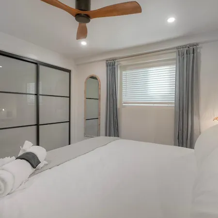 Sycamore Haus Estate - Rent 3 Ocean-view Luxury Steps From State Holiday home Carlsbad