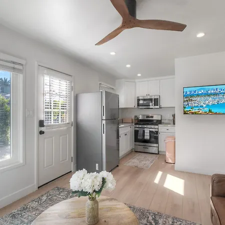 Sycamore Haus Estate - Rent 3 Ocean-view Luxury Steps From State