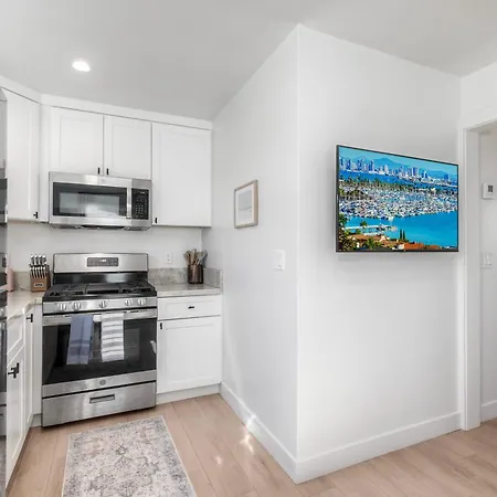 Sycamore Haus Estate - Rent 3 Ocean-view Luxury Steps From State Holiday home Carlsbad