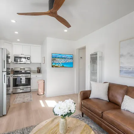 Apartment Modern Vacation With Ocean Views, Private Patio, Fire Pit & Walkable Location