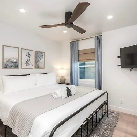 Modern Vacation With Ocean Views, Private Patio, Fire Pit & Walkable Location Apartment Carlsbad