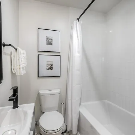 Apartment Modern Vacation With Ocean Views, Private Patio, Fire Pit & Walkable Location