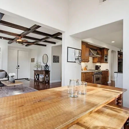 Apartment Quiet One And A Half Miles From The