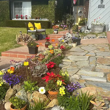 One Mile To The Coast In Carlsbad! Lovely Single Story, Family Friendly! Holiday home