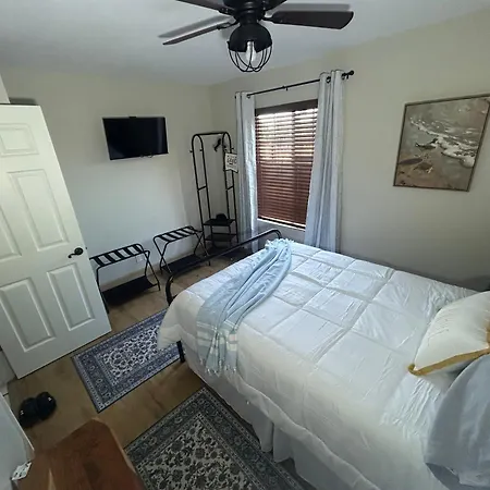 One Mile To The Coast In Carlsbad! Lovely Single Story, Family Friendly!