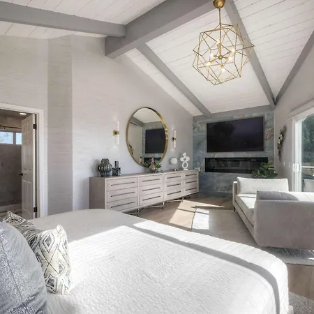 Holiday home Aqua Vista For 10 *