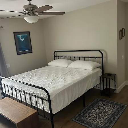 Holiday home One Mile To The Coast In Carlsbad! Lovely Single Story, Family Friendly! *