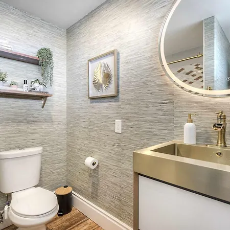 Aqua Vista For 10 Holiday home