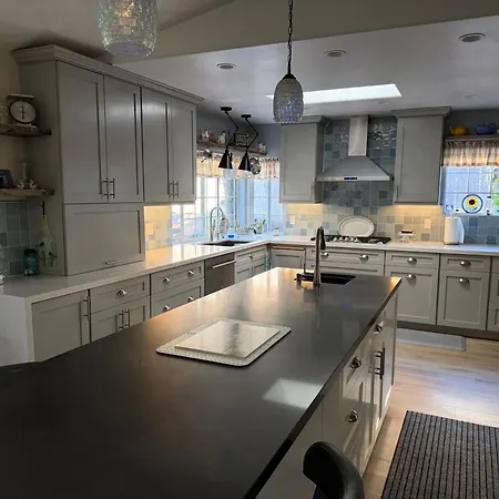 Holiday home One Mile To The Coast In Carlsbad! Lovely Single Story, Family Friendly!