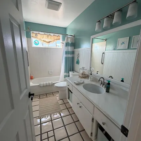 One Mile To The Coast In Carlsbad! Lovely Single Story, Family Friendly!
