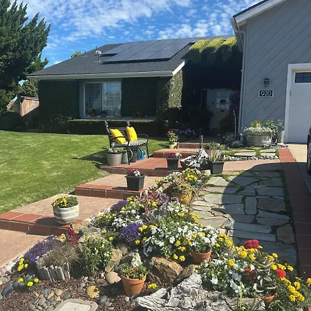 One Mile To The Coast In Carlsbad! Lovely Single Story, Family Friendly! Carlsbad