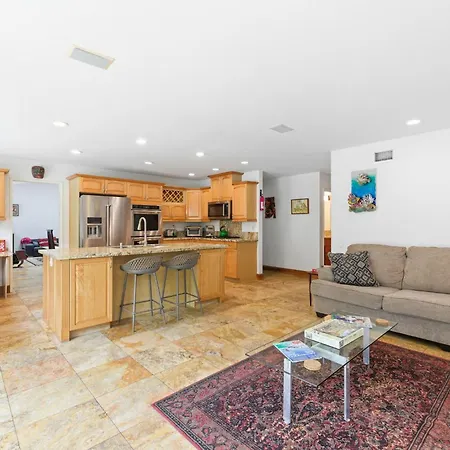 Pool Retreat With Hot Tub And Patio Carlsbad