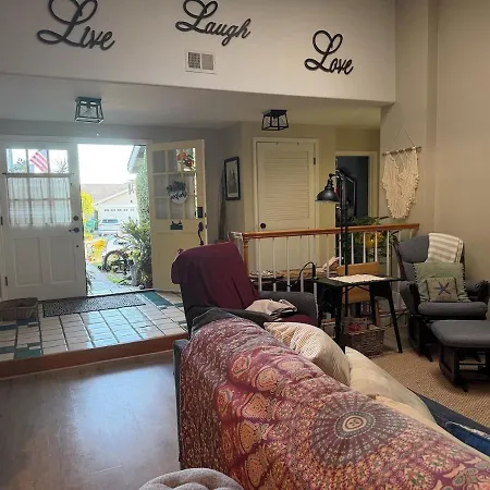 One Mile To The Coast In Carlsbad! Lovely Single Story, Family Friendly! Carlsbad