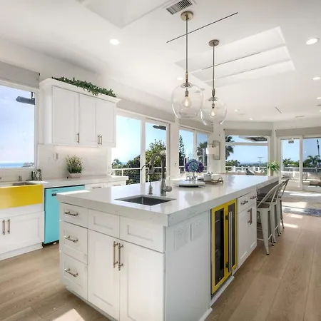 Holiday home Aqua Vista For 10 *