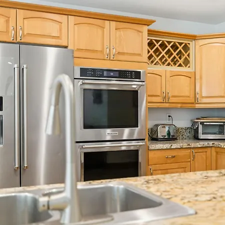 Pool Retreat With Hot Tub And Patio Holiday home Carlsbad