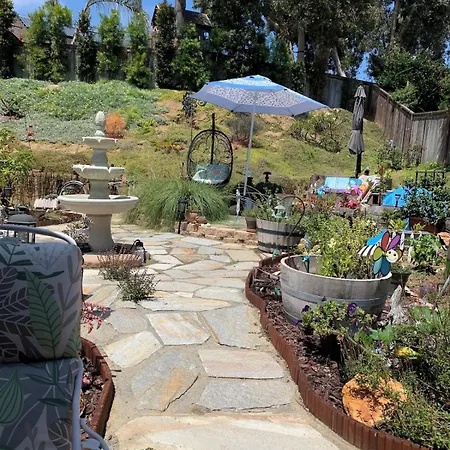 One Mile To The Coast In Carlsbad! Lovely Single Story, Family Friendly! Carlsbad