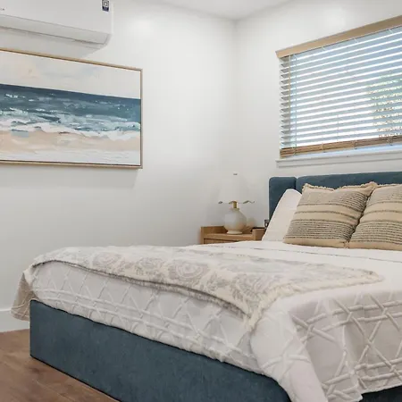 Casa Sol - 4 Bed, Sleeps 8, Bike To Lagoon And Holiday home *