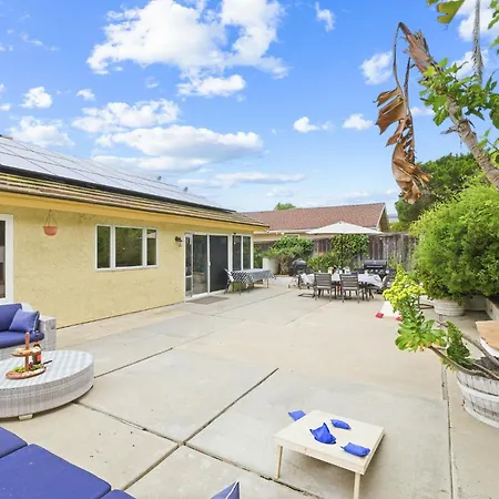 Pool Retreat With Hot Tub And Patio Holiday home *