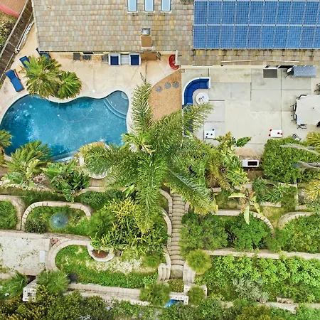 Pool Retreat With Hot Tub And Patio Holiday home *