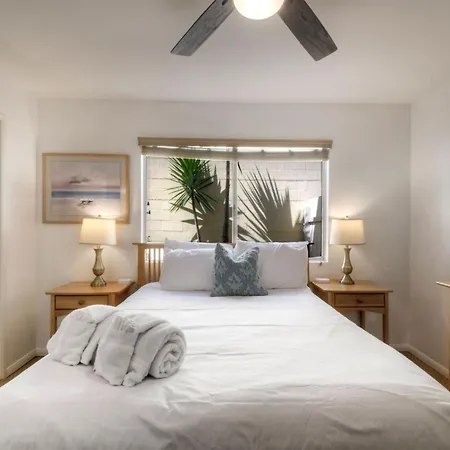 Apartment 90 Walk Score, Private Patio, Steps To & Dining, Parking