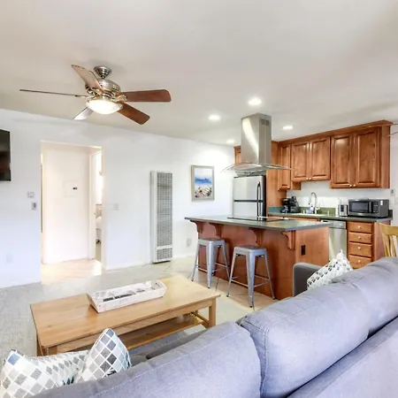 90 Walk Score, Private Patio, Steps To & Dining, Parking Carlsbad