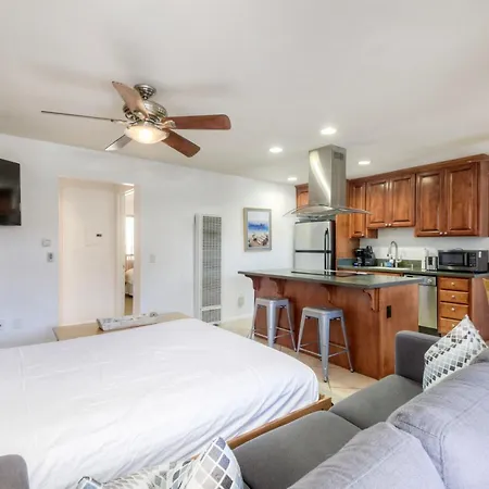 90 Walk Score, Private Patio, Steps To & Dining, Parking * Carlsbad