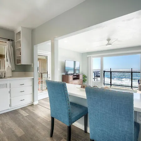 Oceanfront Apartment, Private Balcony, Access, Sunset Views