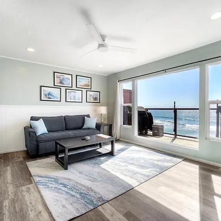 Oceanfront Condo, Private Balcony, Access, Bbq Apartment