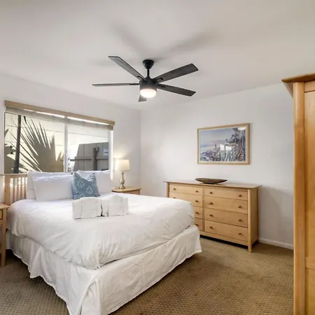 90 Walk Score, Private Patio, Steps To & Dining, Parking *