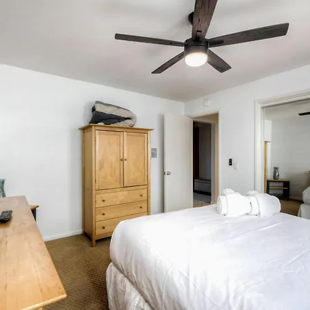 90 Walk Score, Private Patio, Steps To & Dining, Parking * Carlsbad
