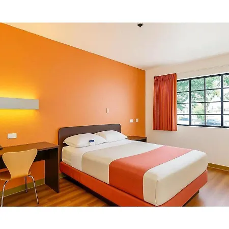 Hotel 6-carlsbad, Ca 3*