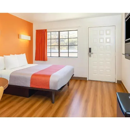 Hotel 6-carlsbad, Ca Carlsbad