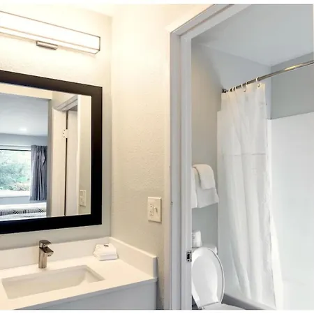 Hotel 6-carlsbad, Ca - East Near Legoland Carlsbad