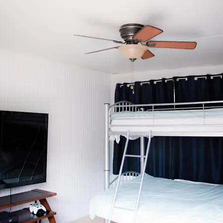 Holiday home Getaway - Kid And Pet Friendly *