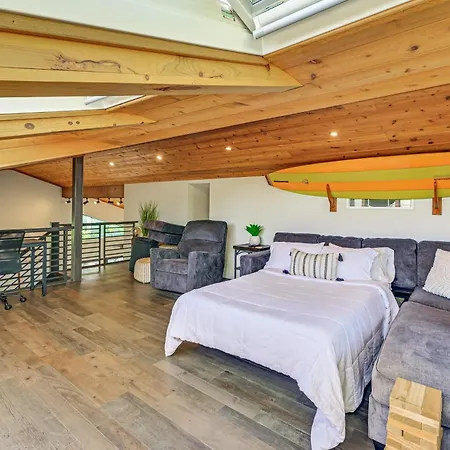 Walk To Lagoon! Luxe Coastal Escape W/ Pool Table Holiday home Carlsbad