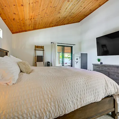 Walk To Lagoon! Luxe Coastal Escape W/ Pool Table Carlsbad