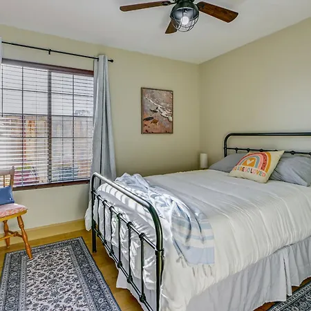 1 Mi To Beach! 'carlsbad Retreat' W/ Serene Garden Carlsbad