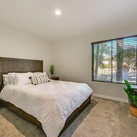 Walk To Lagoon! Luxe Coastal Escape W/ Pool Table * Carlsbad