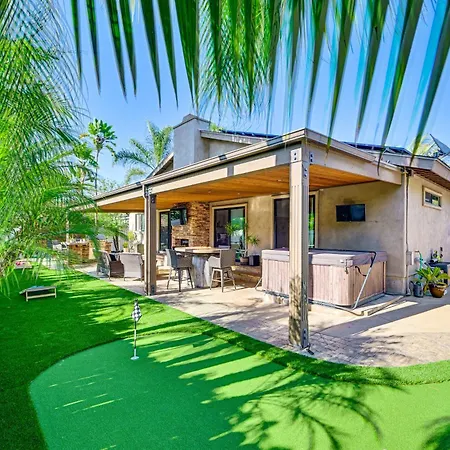 Holiday home Walk To Lagoon! Luxe Coastal Escape W/ Pool Table