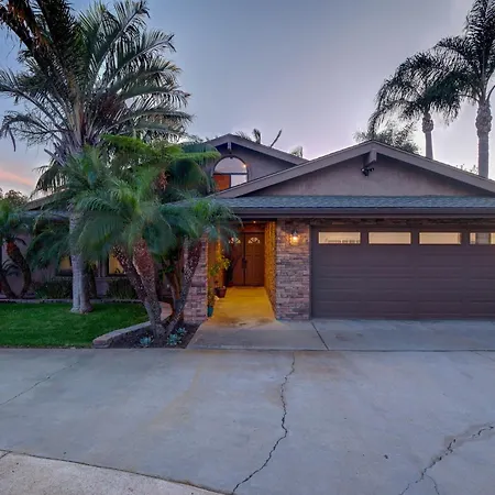 Walk To Lagoon! Luxe Coastal Escape W/ Pool Table Holiday home Carlsbad