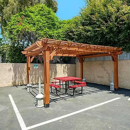 Hyland Near Legoland Motel Carlsbad