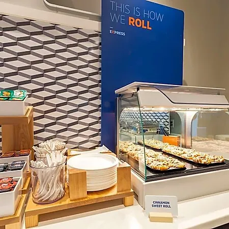 Hotel Express & By Ihg Carlsbad